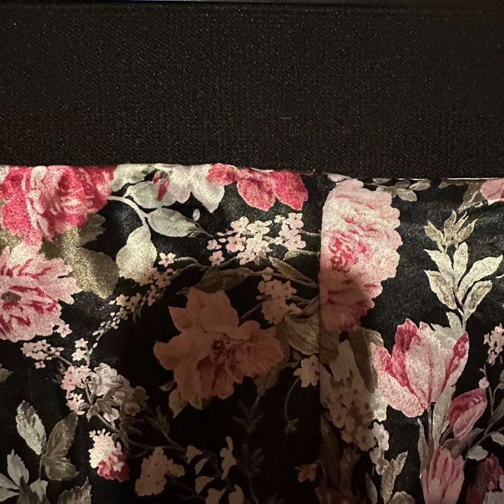 Silk Pink, White, & Black Floral Mini Skirt - Picture 3 of 4